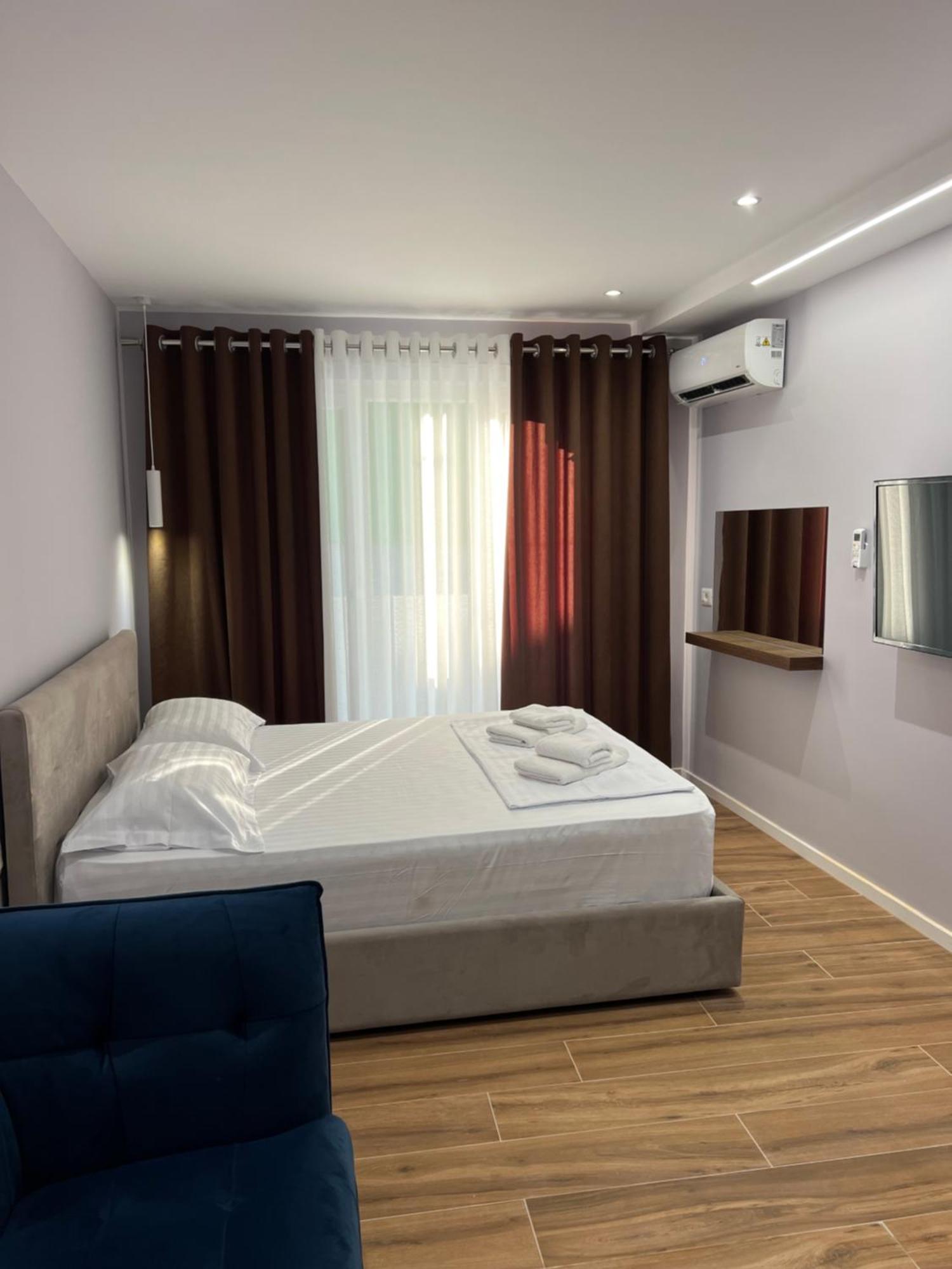 Tirana Central Stay Esterno foto