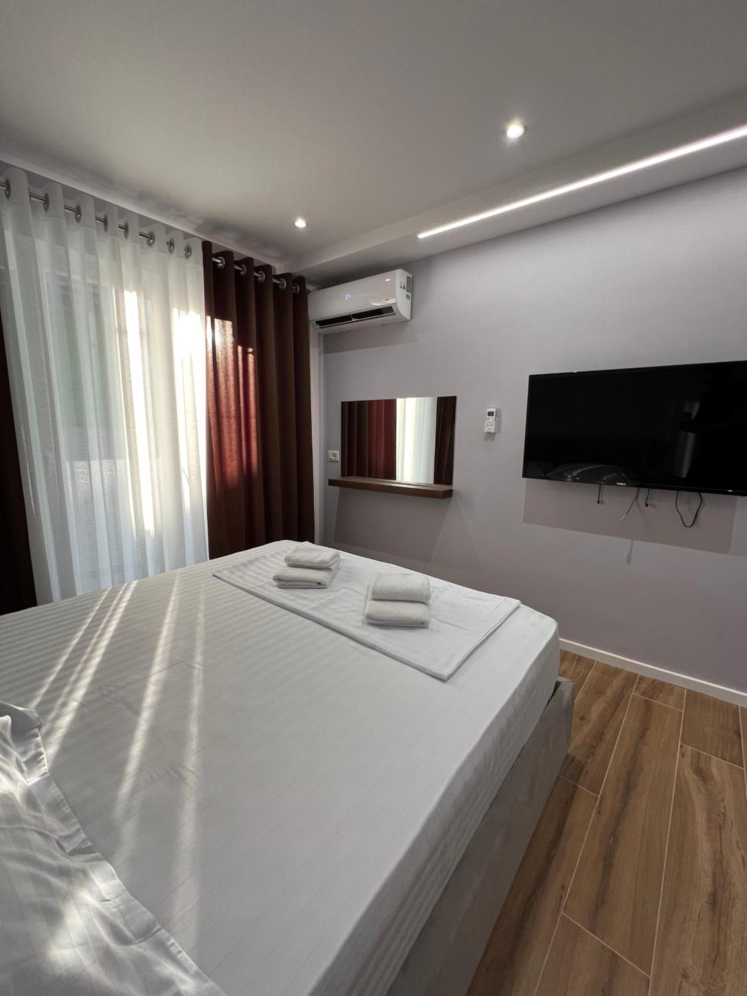 Tirana Central Stay Esterno foto