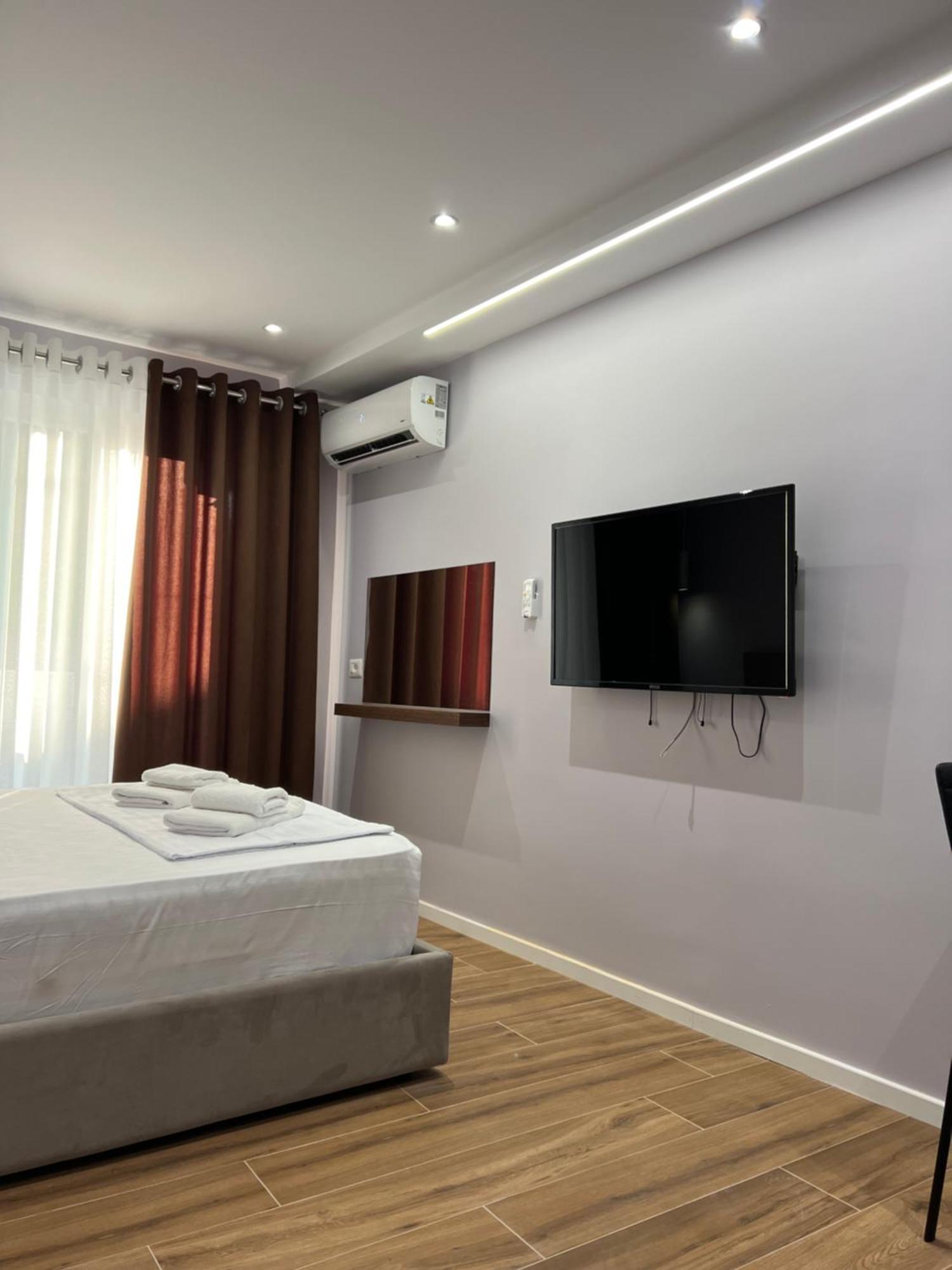 Tirana Central Stay Esterno foto